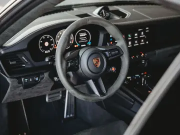 PORSCHE 911 Carrera GTS T-Hybrid