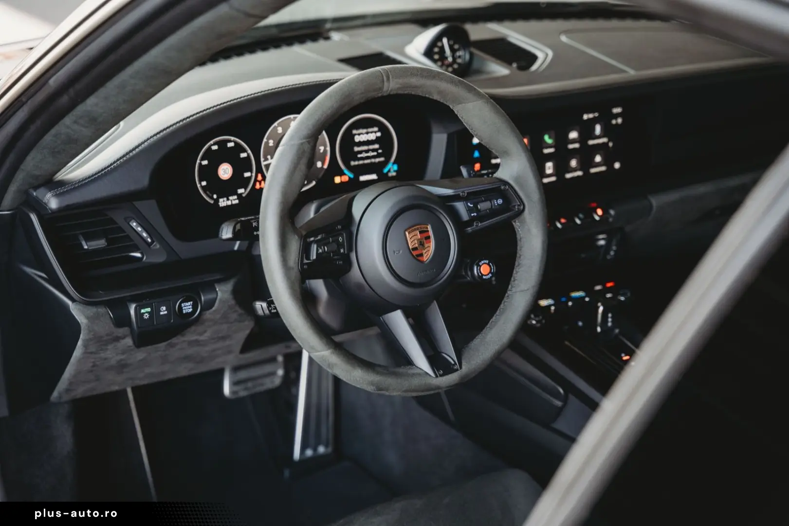 PORSCHE 911 Carrera GTS T-Hybrid