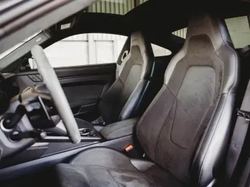 PORSCHE 911 Carrera GTS T-Hybrid