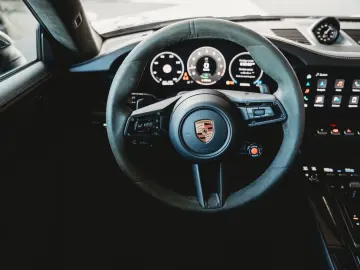 PORSCHE 911 Carrera GTS T-Hybrid