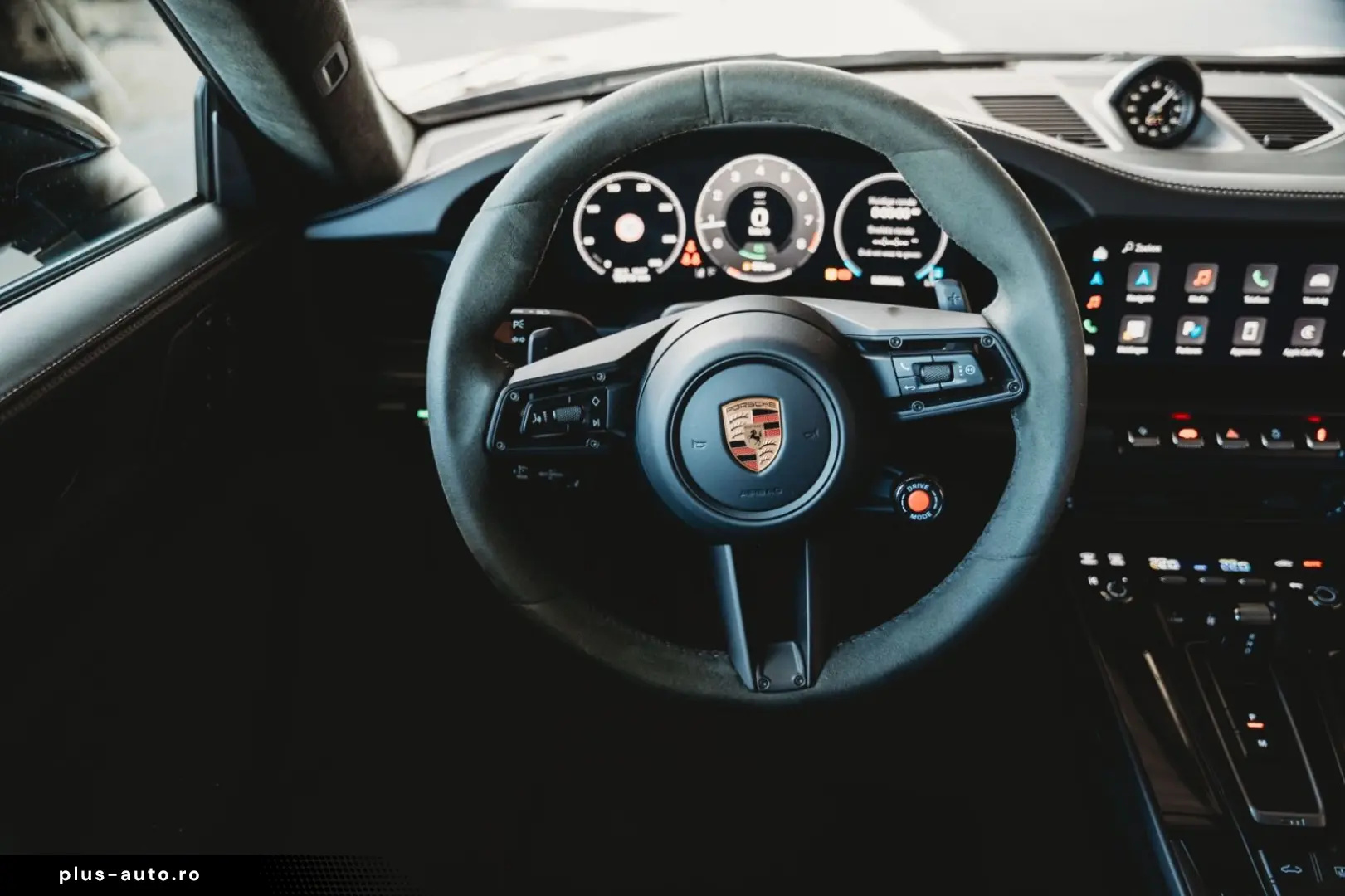 PORSCHE 911 Carrera GTS T-Hybrid