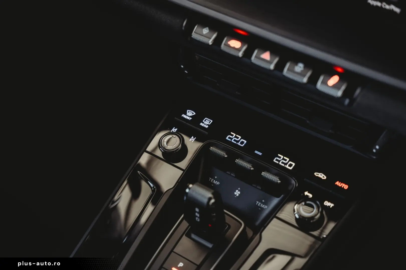 PORSCHE 911 Carrera GTS T-Hybrid