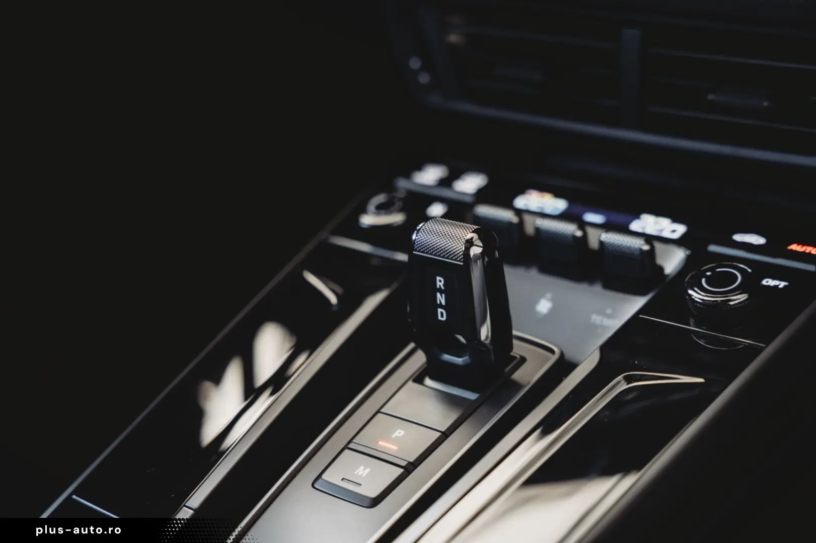 PORSCHE 911 Carrera GTS T-Hybrid