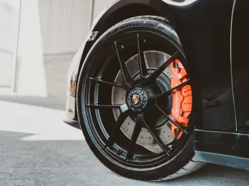 PORSCHE 911 Carrera GTS T-Hybrid