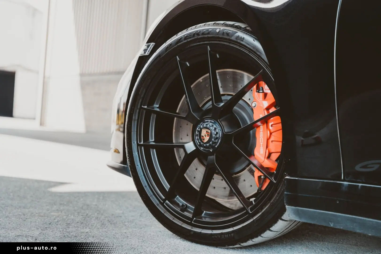 PORSCHE 911 Carrera GTS T-Hybrid