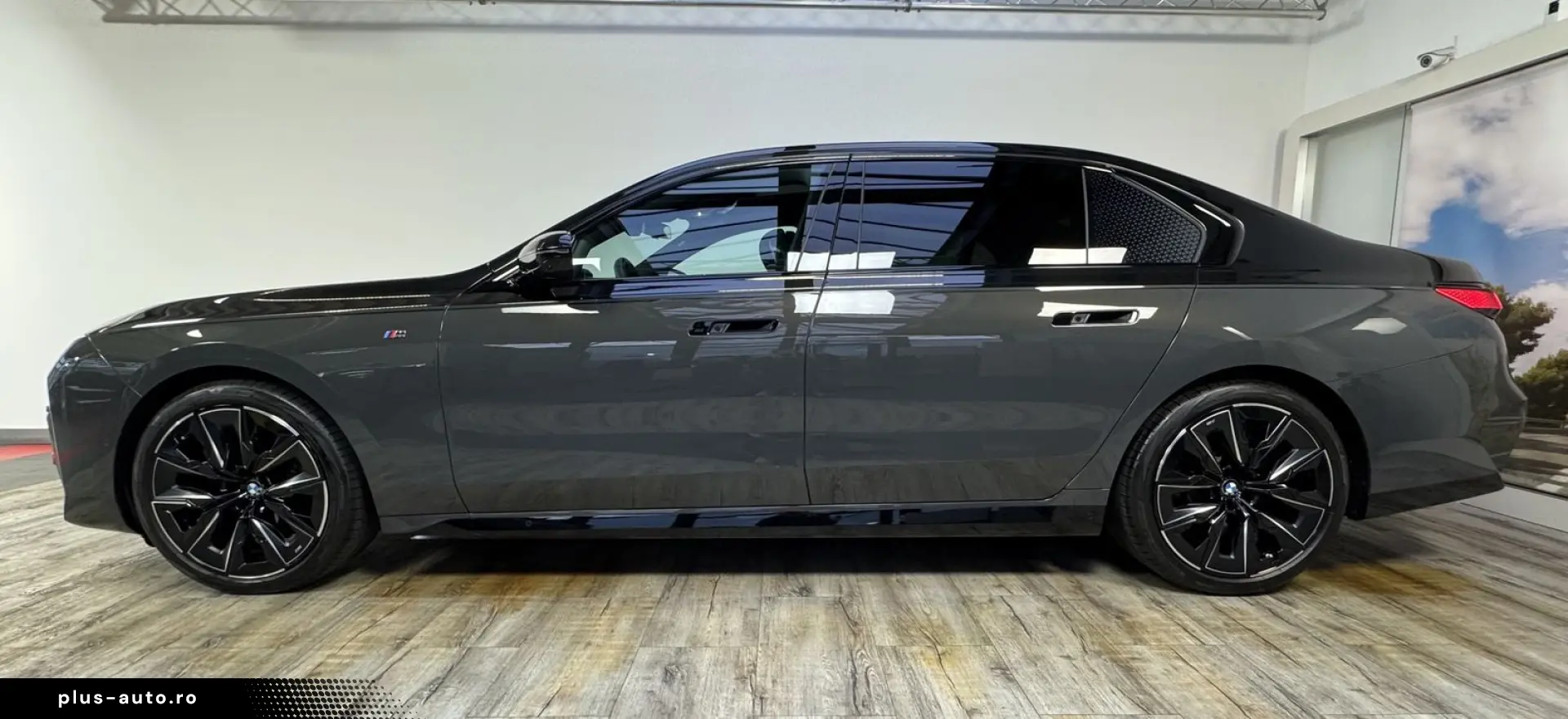 BMW 740d xDrive M Sport Pro TwoTone B&W TV Massage