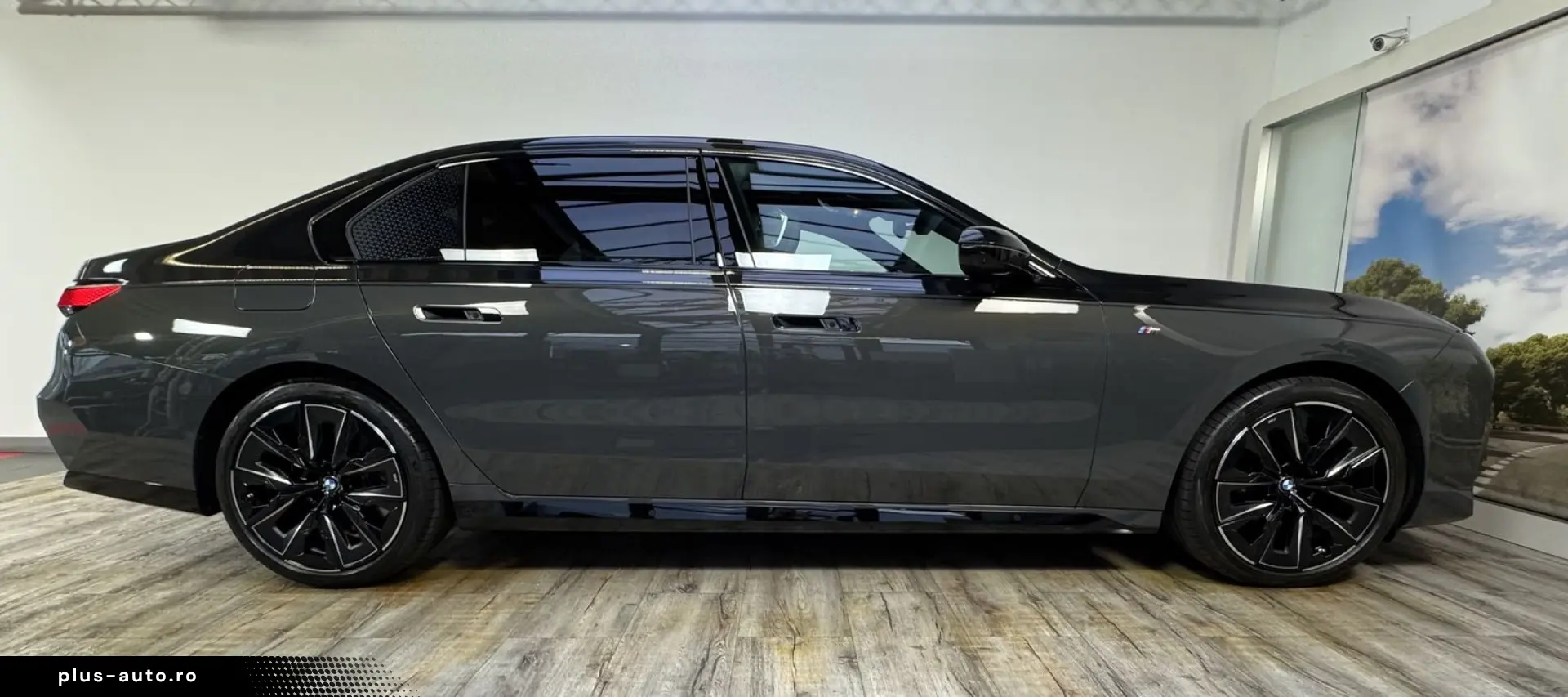 BMW 740d xDrive M Sport Pro TwoTone B&W TV Massage