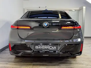 BMW 740d xDrive M Sport Pro TwoTone B&W TV Massage