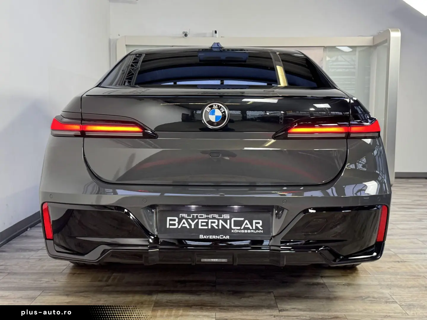 BMW 740d xDrive M Sport Pro TwoTone B&W TV Massage