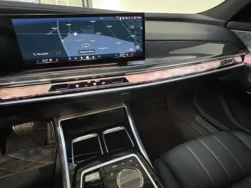 BMW 740d xDrive M Sport Pro TwoTone B&W TV Massage