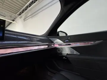 BMW 740d xDrive M Sport Pro TwoTone B&W TV Massage