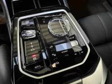 BMW 740d xDrive M Sport Pro TwoTone B&W TV Massage