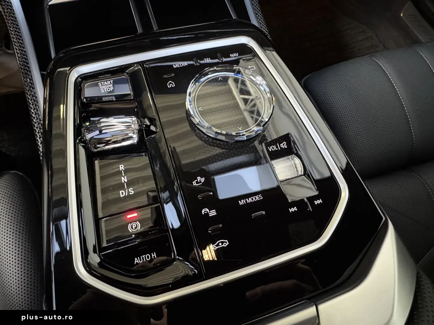 BMW 740d xDrive M Sport Pro TwoTone B&W TV Massage