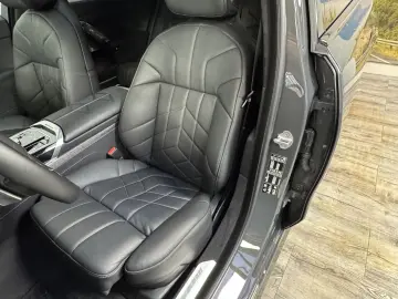 BMW 740d xDrive M Sport Pro TwoTone B&W TV Massage