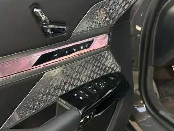 BMW 740d xDrive M Sport Pro TwoTone B&W TV Massage