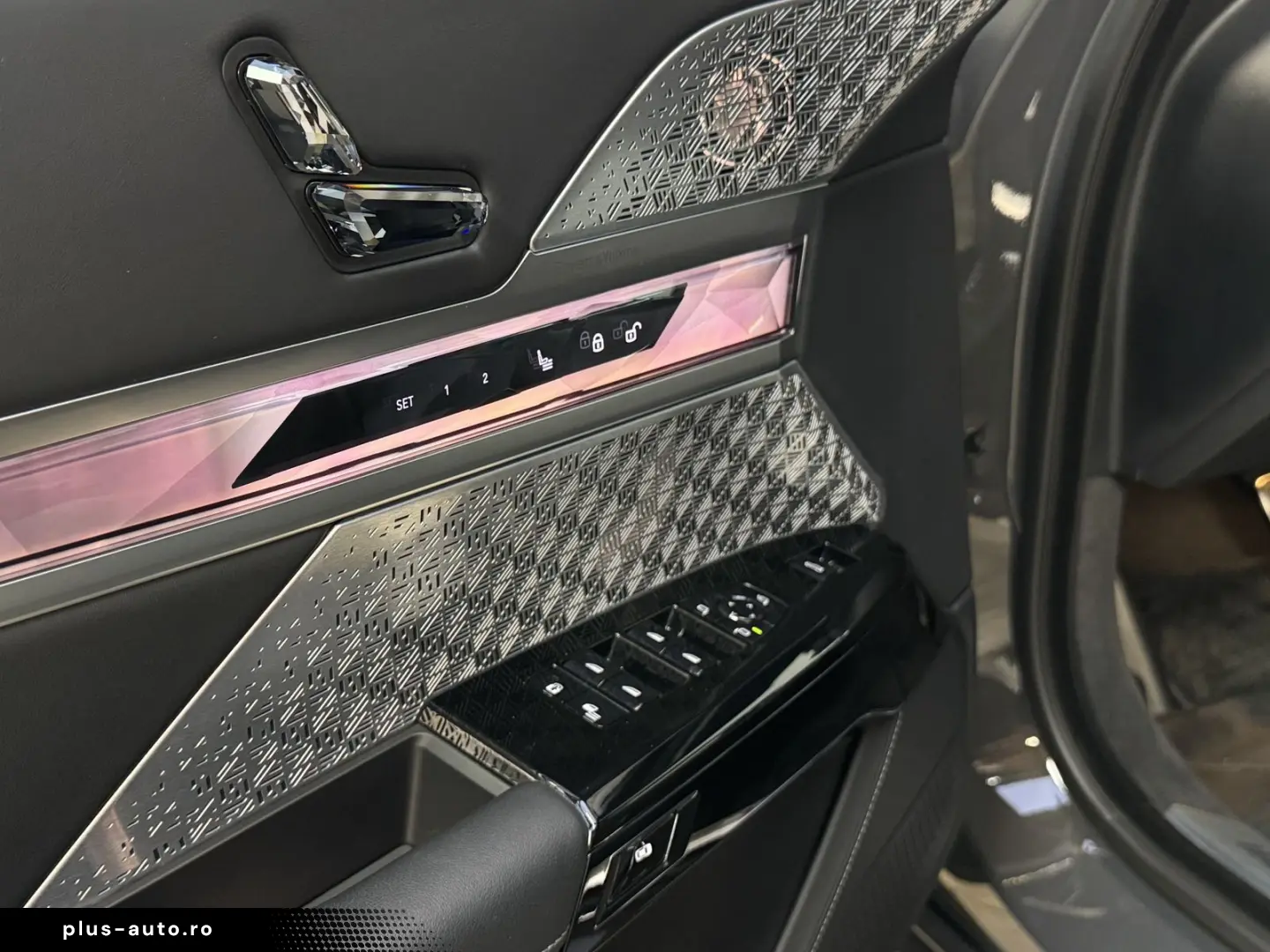 BMW 740d xDrive M Sport Pro TwoTone B&W TV Massage