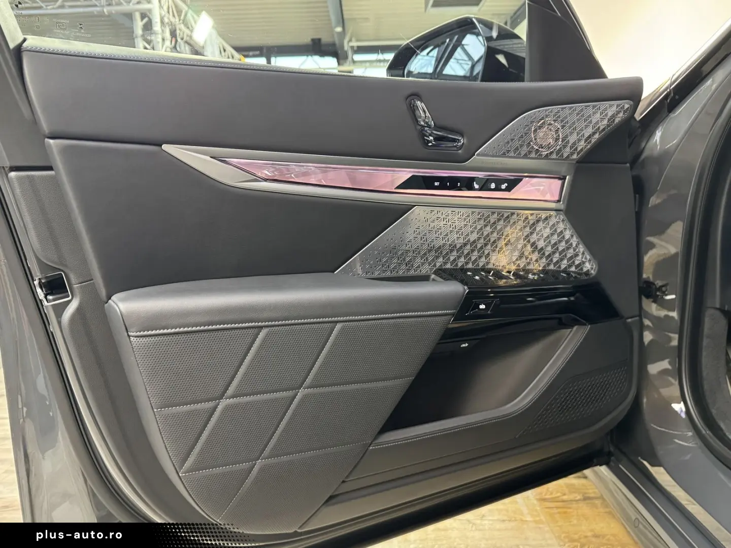 BMW 740d xDrive M Sport Pro TwoTone B&W TV Massage