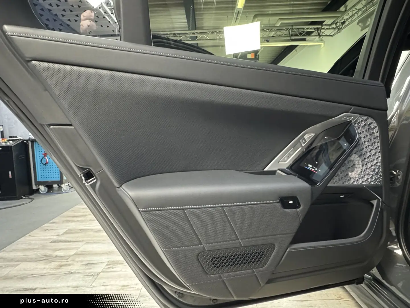 BMW 740d xDrive M Sport Pro TwoTone B&W TV Massage