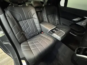 BMW 740d xDrive M Sport Pro TwoTone B&W TV Massage