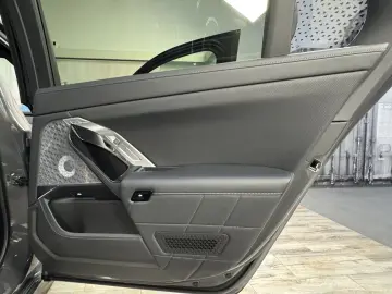 BMW 740d xDrive M Sport Pro TwoTone B&W TV Massage