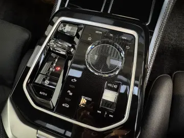 BMW 740d xDrive M Sport Pro TwoTone B&W TV Massage