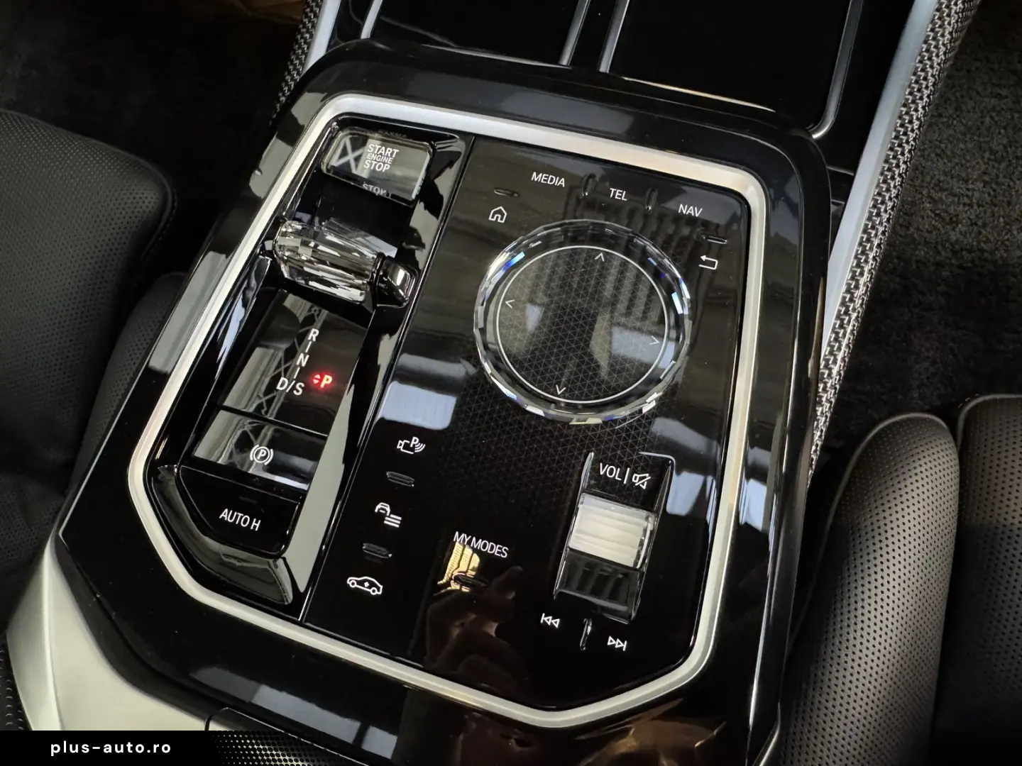 BMW 740d xDrive M Sport Pro TwoTone B&W TV Massage