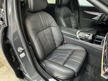 BMW 740d xDrive M Sport Pro TwoTone B&W TV Massage