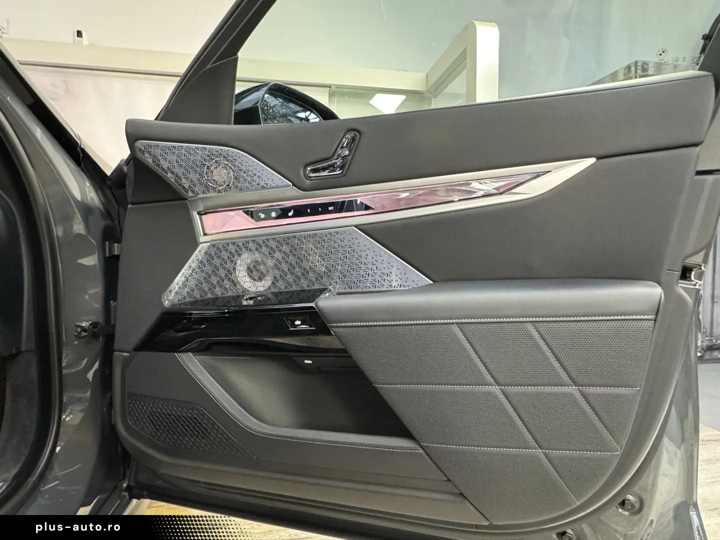 BMW 740d xDrive M Sport Pro TwoTone B&W TV Massage