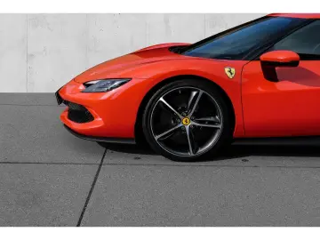 FERRARI 296 GTB  Garantie bis 2030 Carbon LED Lift JBL