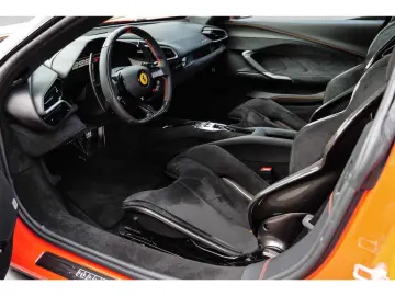 FERRARI 296 GTB  Garantie bis 2030 Carbon LED Lift JBL