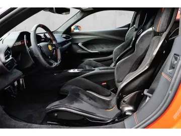 FERRARI 296 GTB  Garantie bis 2030 Carbon LED Lift JBL