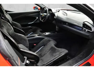 FERRARI 296 GTB  Garantie bis 2030 Carbon LED Lift JBL