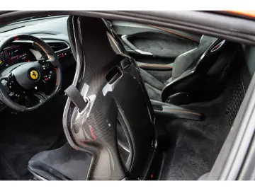 FERRARI 296 GTB  Garantie bis 2030 Carbon LED Lift JBL