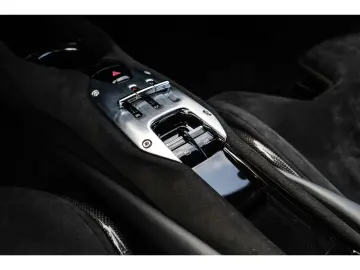 FERRARI 296 GTB  Garantie bis 2030 Carbon LED Lift JBL