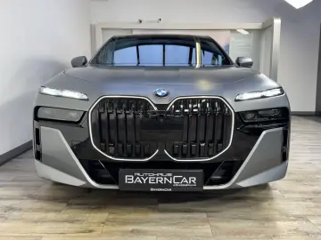 BMW 740d xDrive M Sport Pro TV Executive Lounge ACC