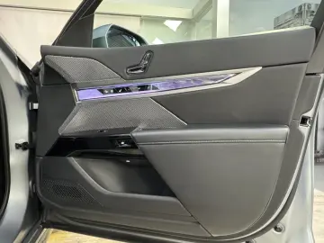 BMW 740d xDrive M Sport Pro TV Executive Lounge ACC