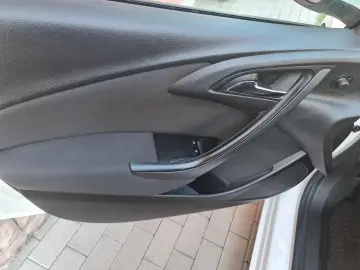 Opel Astra J diesel 2015 euro6 xenon