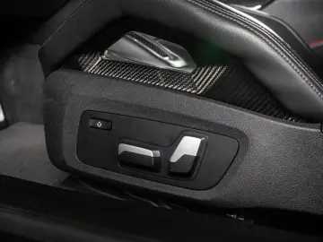 BMW M4 Competition Coupe  CARBON SCHALENSITZ H&K HUD