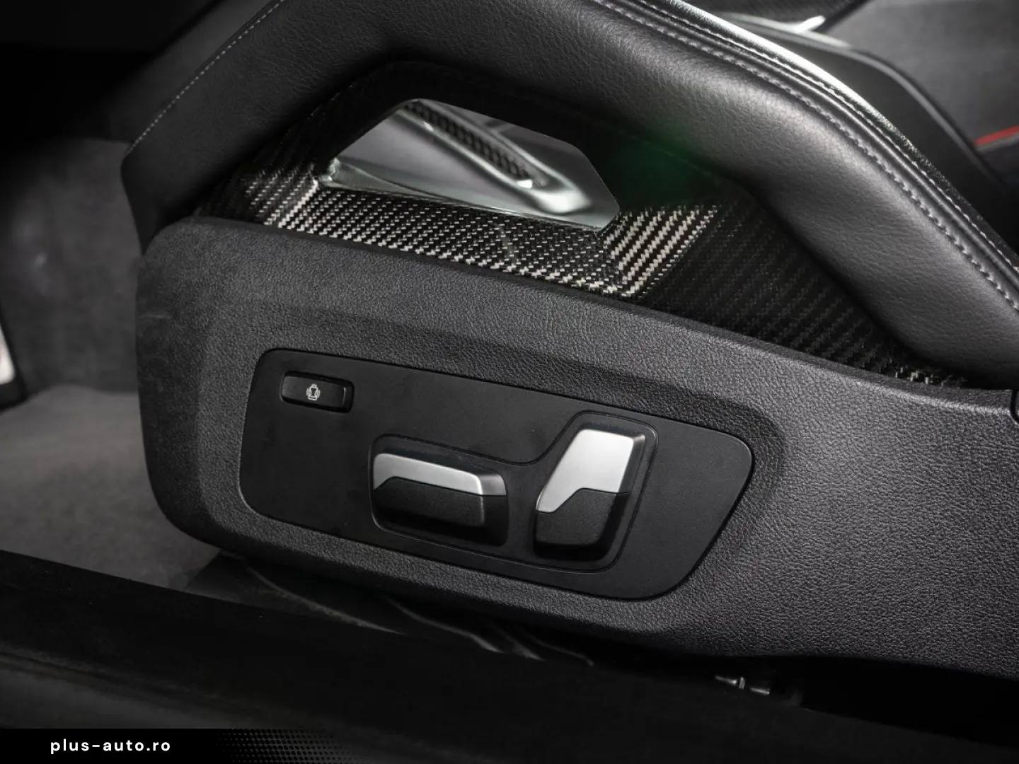 BMW M4 Competition Coupe  CARBON SCHALENSITZ H&K HUD