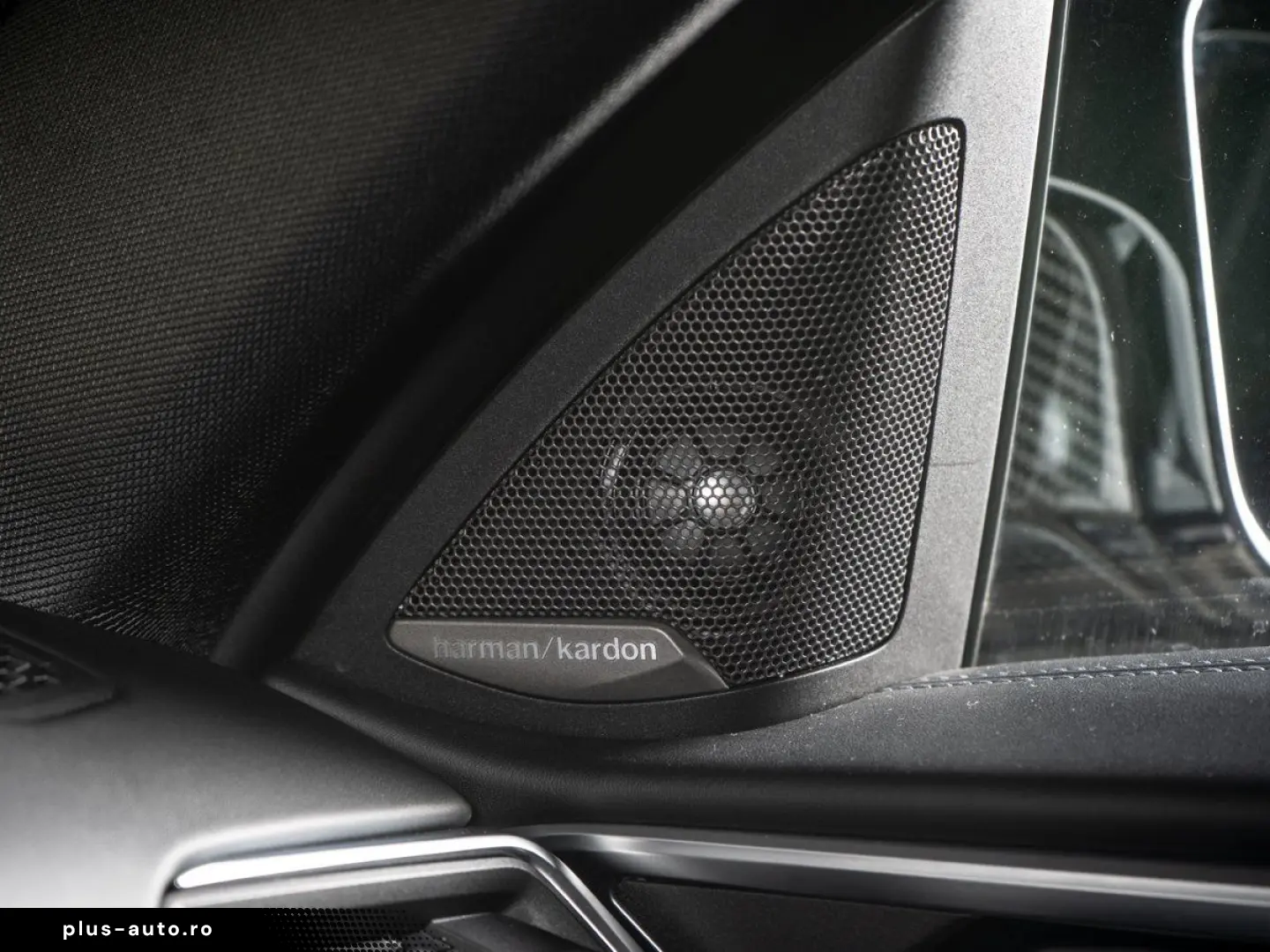 BMW M4 Competition Coupe  CARBON SCHALENSITZ H&K HUD
