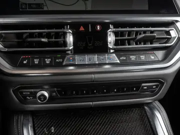 BMW M4 Competition Coupe  CARBON SCHALENSITZ H&K HUD