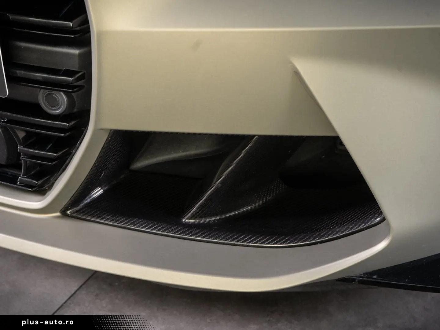 BMW M4 Competition Coupe  CARBON SCHALENSITZ H&K HUD