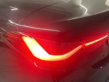 BMW M4 Competition M xDrive Cabrio Harman K Head-Up