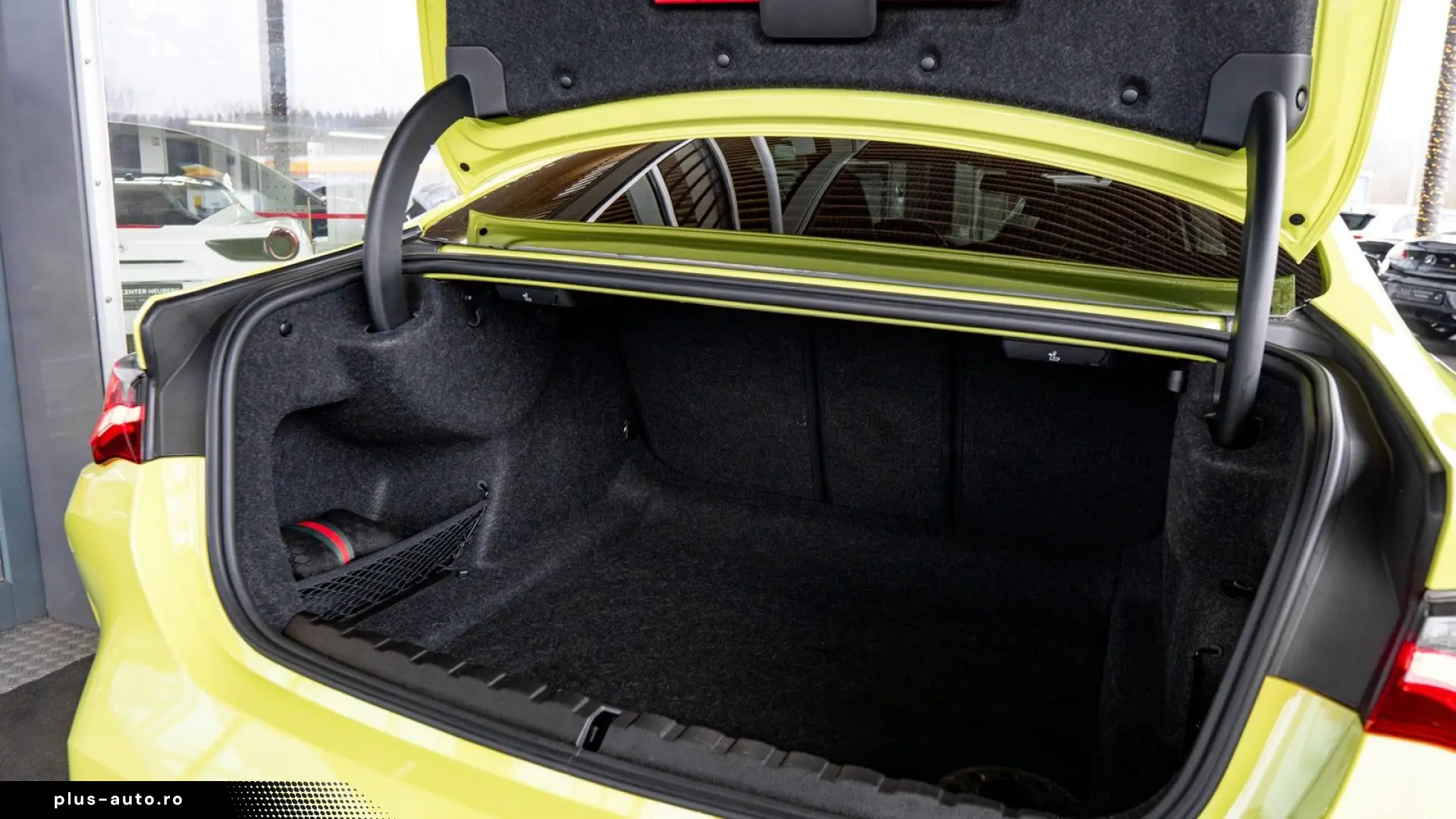 BMW M4 COMPETITION 360  H&K CARBON SPUR NAVI