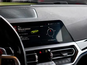 BMW M4 COMPETITION 360  H&K CARBON SPUR NAVI