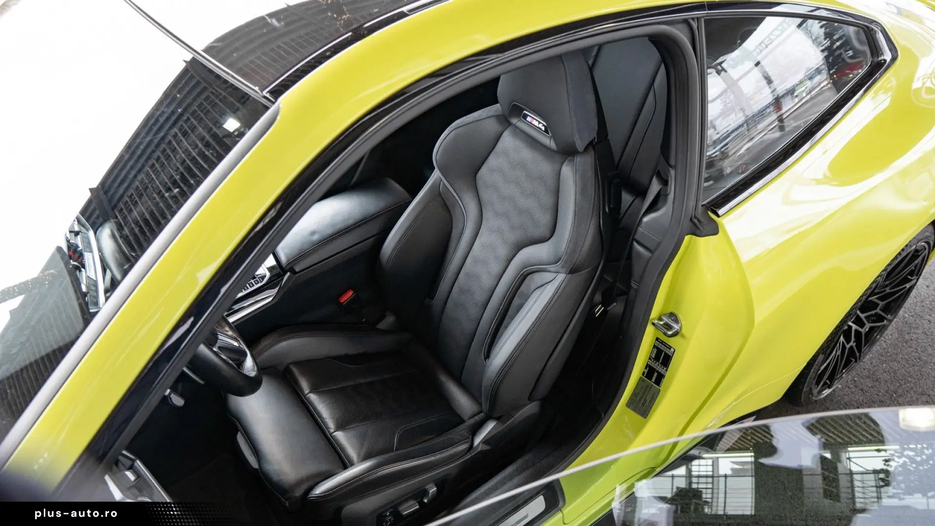 BMW M4 COMPETITION 360  H&K CARBON SPUR NAVI