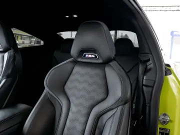 BMW M4 COMPETITION 360  H&K CARBON SPUR NAVI