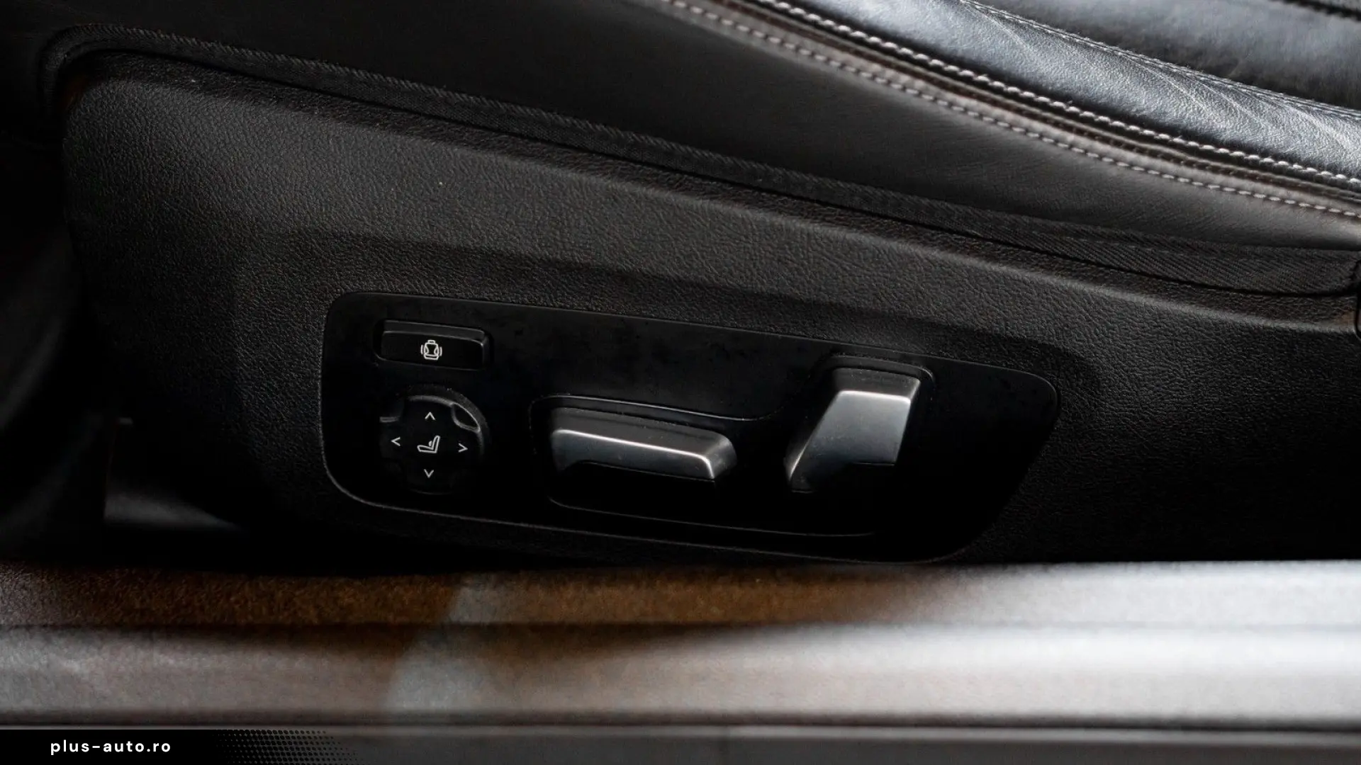 BMW M4 COMPETITION 360  H&K CARBON SPUR NAVI