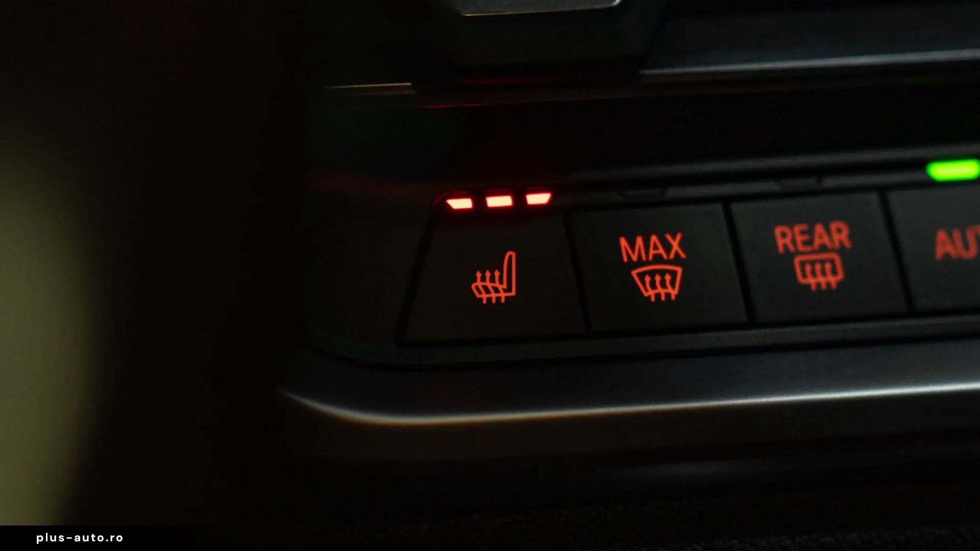 BMW M4 COMPETITION 360  H&K CARBON SPUR NAVI