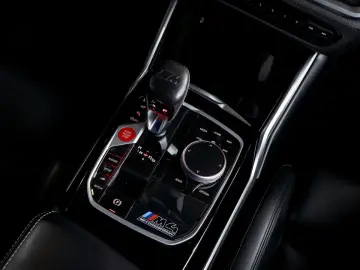 BMW M4 COMPETITION 360  H&K CARBON SPUR NAVI